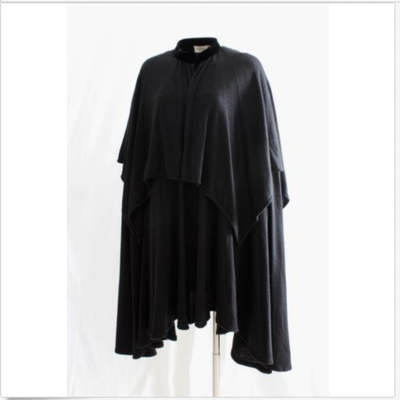 Valentino Cape Black Angora Wool Knit Outerwear Vintage Valentino Boutique OSFM - Picture 4 of 7